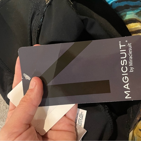 NWT MiracleSuit ||one-piece vibrant bold animal print Vixen magic suitSize 12. - Picture 8 of 11